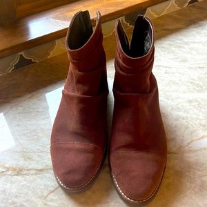 Cole Haan cognac suede bootie size 8